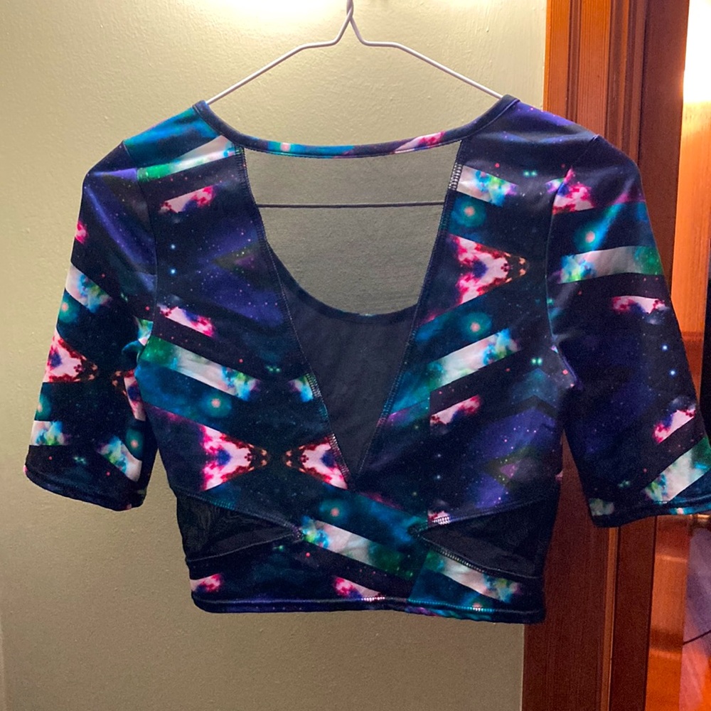 Galaxy Cut-Out Crop Top - Picture 2 of 2
